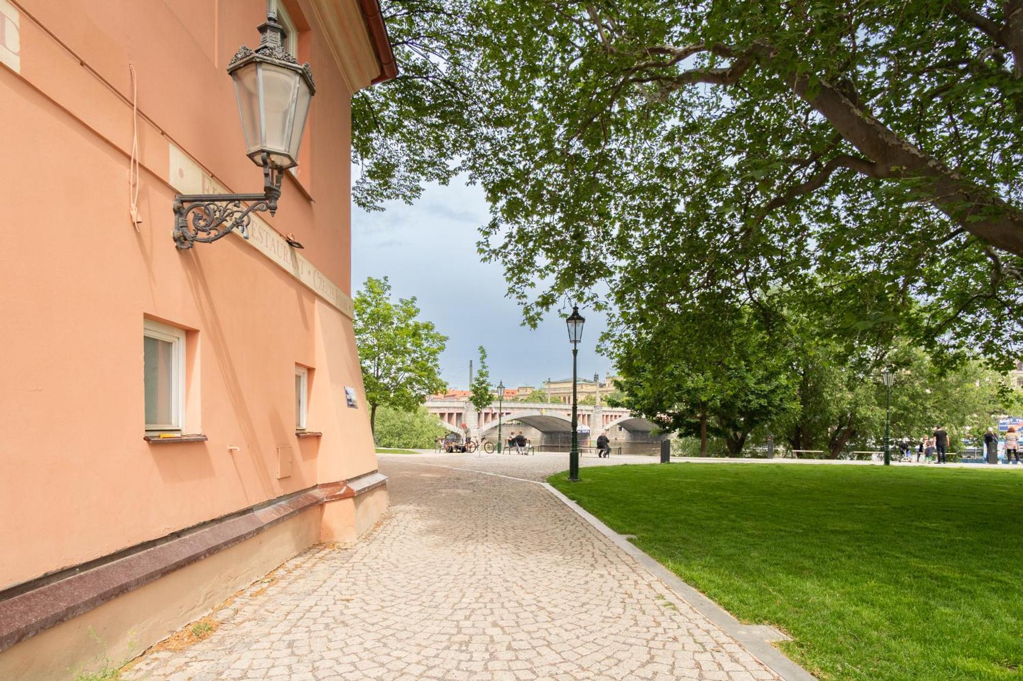 River View Apartment Прага Екстер'єр фото